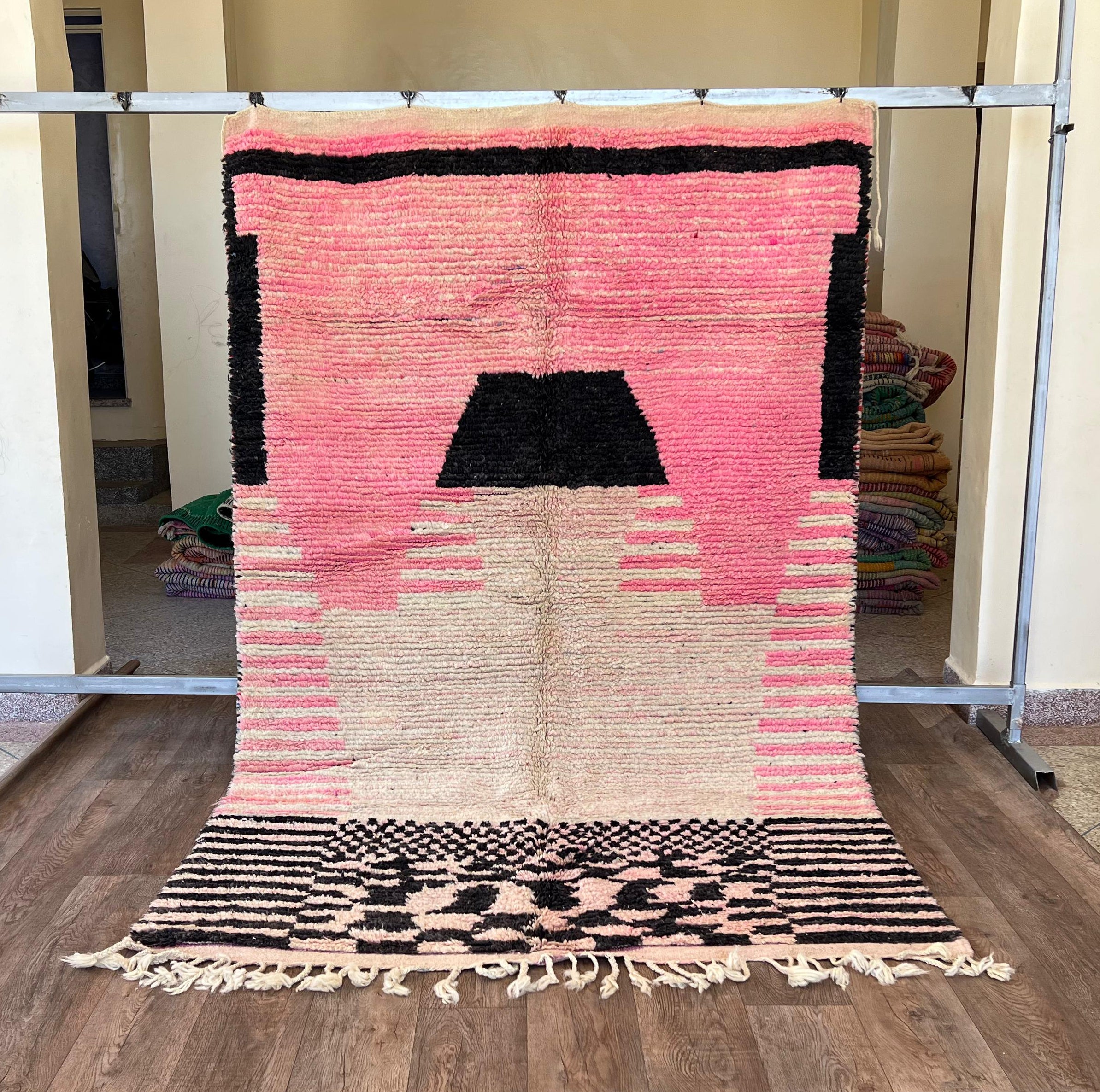 Unique Moroccan Boujad Rug , Vintage-Inspired Handwoven Berber Wool in Pink, Black & White , Bold Boho Statement Carpet , geometric carpet .